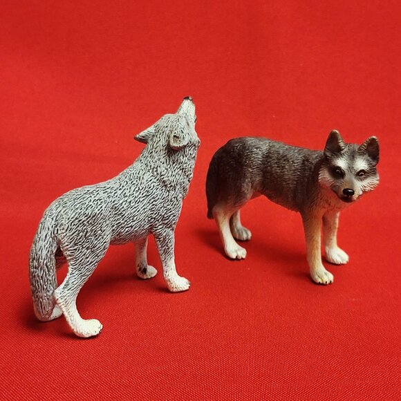 Schw Gmünd Grey Brown Wolves Figurine Wild Life Collection - Picture 4 of 11